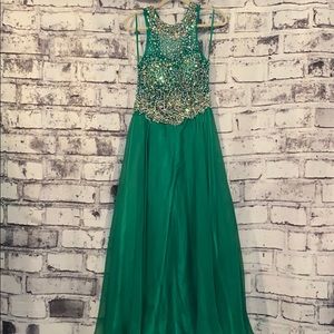 La Merchandises- prom dress